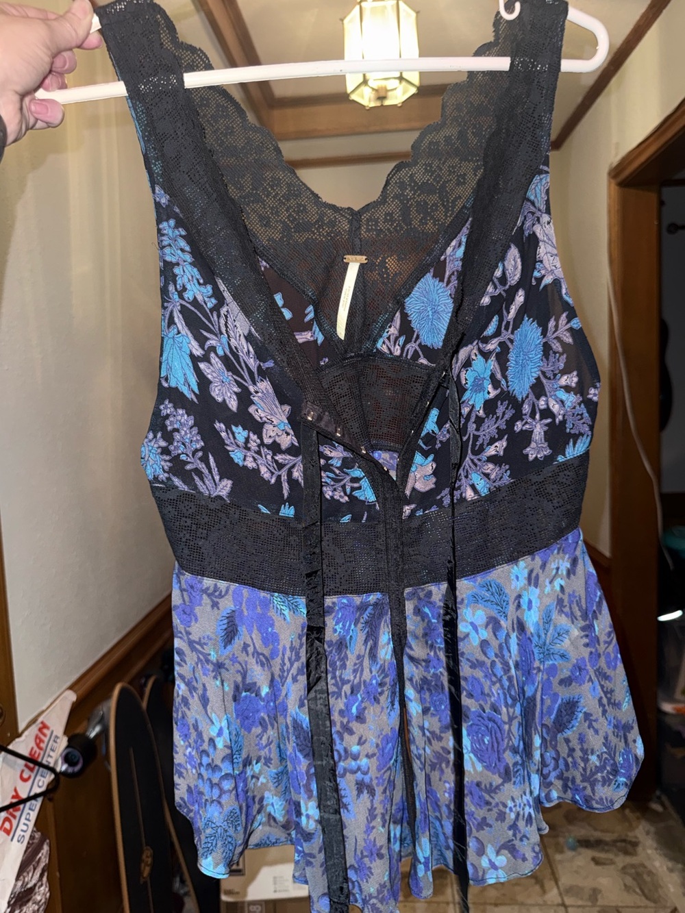 Free people hook and eye flowy tank size 4 EUC